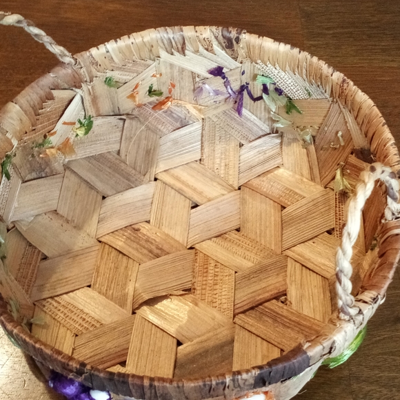 Vintage Farmhouse Woven Palm Baskets Set of 2 - Picture 4 of 5